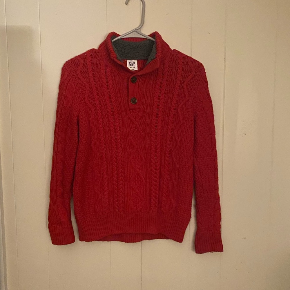 GAP Boys Red sweater size EUC